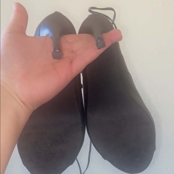 Lace up black heels - Picture 4 of 5